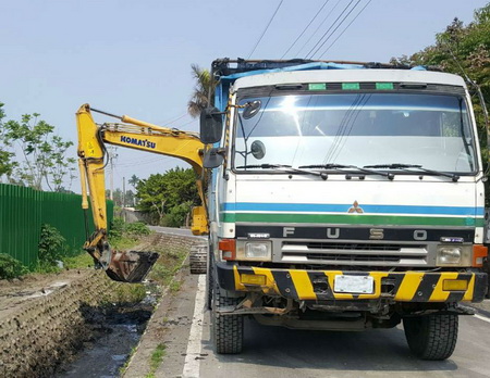 彰化挖土機排水溝清除工程